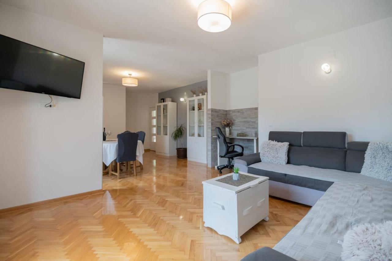 Holiday Home Tone, Makarska - Drum Buitenkant foto
