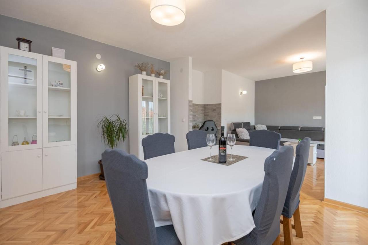 Holiday Home Tone, Makarska - Drum Buitenkant foto